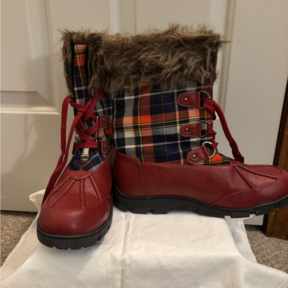 NIB Chase & Chloe brick red fur top plaid winter boots size 10